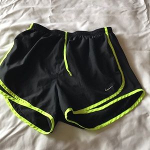 Nike Dri-fit running shorts sz M great condition